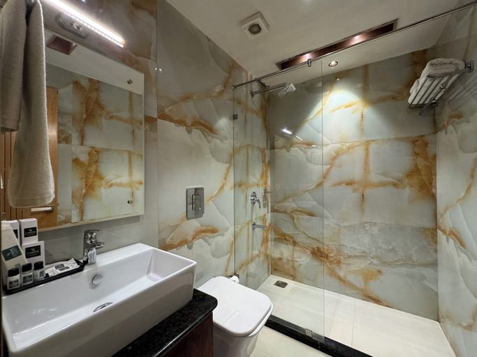 Bathroom, Hotel Rockland Residency, Dehradun