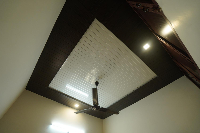 Others 4, Room in Haldwani with private Kitchen & Bath, Nainital