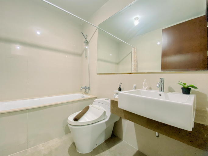 Bathroom 3, Homey And Modern 2Br At Casa Grande Residence Apartment, South Jakarta