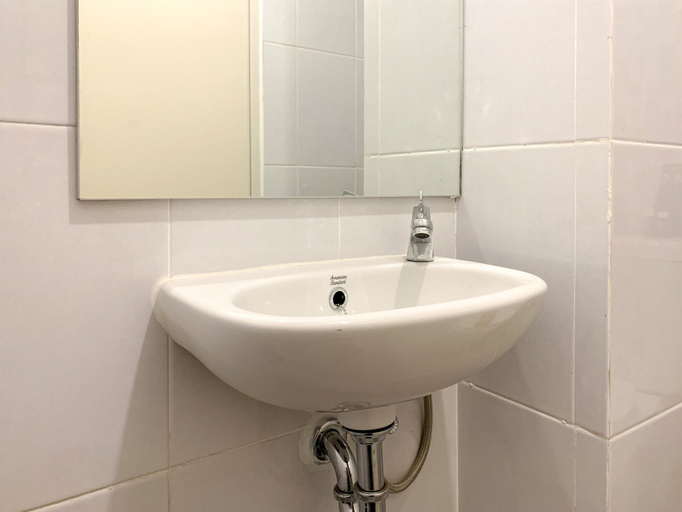 Bathroom 5, Well Designed And Cozy Studio At Tokyo Riverside Pik 2 Apartment, Tangerang