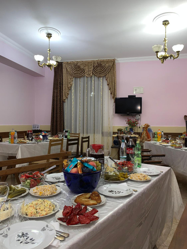 Food & Drinks 5, Hotel Kakhaberi, Tetri Tskaro