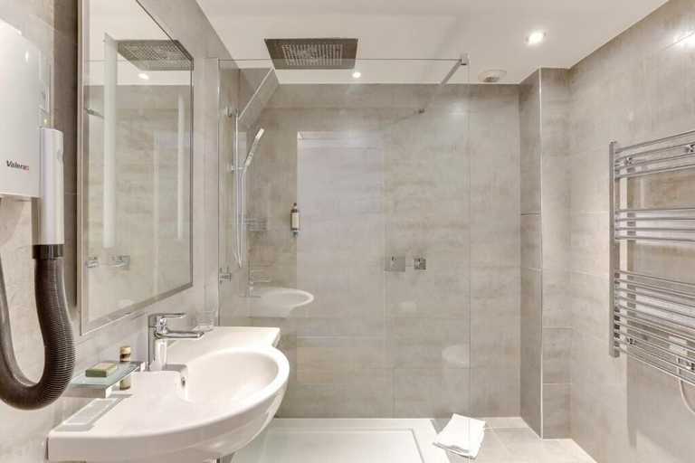Bathroom 4, Hôtel Louvre Richelieu, Paris