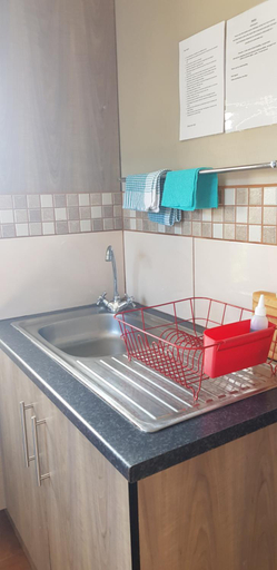 Others 5, Hullabaloo selfcatering sleepover, Ngaka Modiri Molema