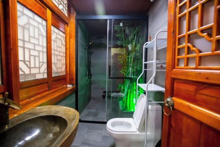 Bathroom 3, Dexinju Hostel, Shennongjia
