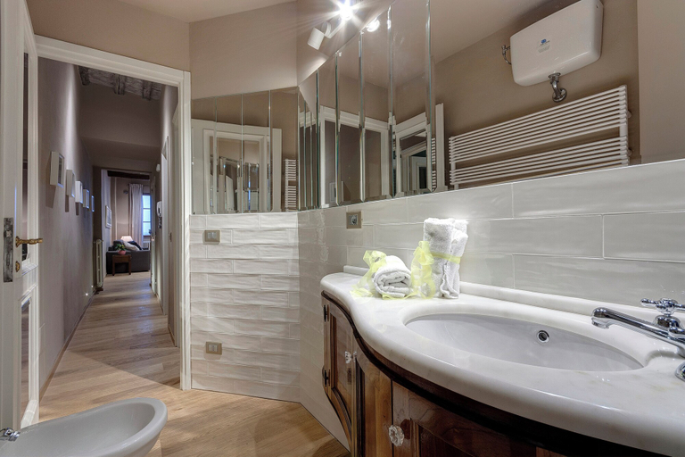 Bathroom 3, Mamo Florence - Santa Croce Loft Apartment, Florence