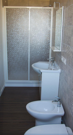 Bathroom 2, B&B Armonia, Macerata