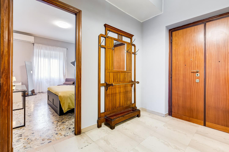 Bedroom 2, BDC - King & Studio Termini Apartment, Roma