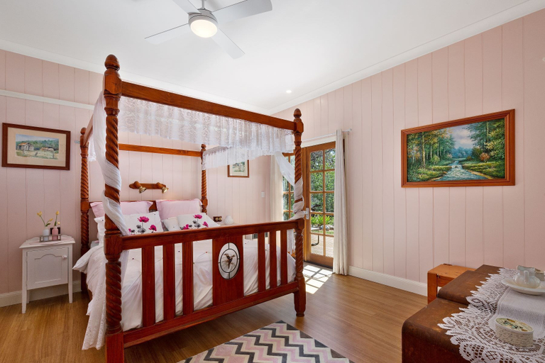 Bedroom 3, Barney Creek Vineyard Cottages, Beaudesert - Pt C