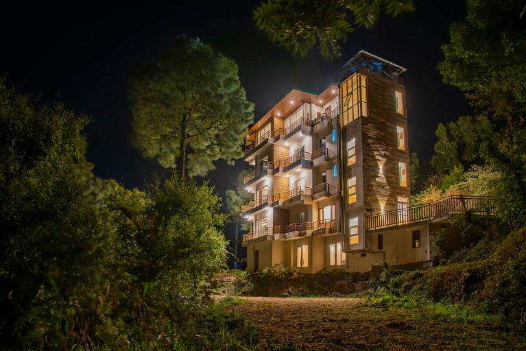 Exterior & Views