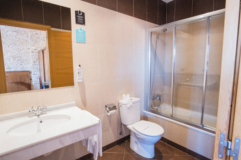 Bathroom 5, Hotel Alda Avenida, A Coruña