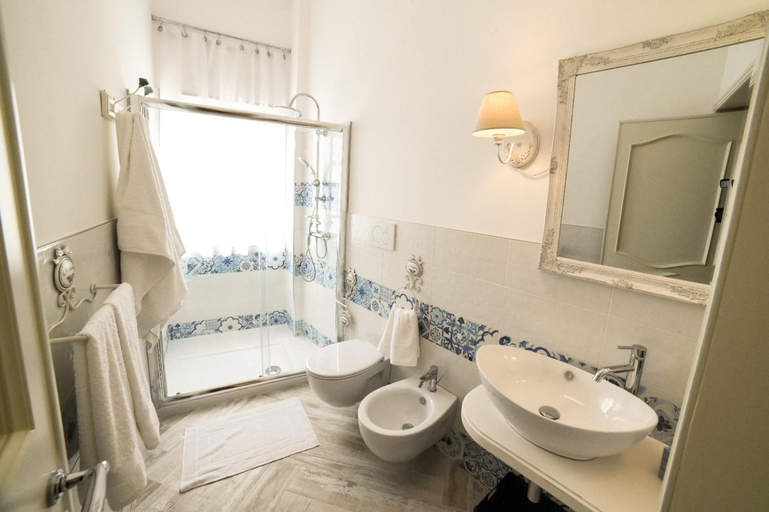 Bathroom 4, La Casa Di Ada E Gigi Vacanze, Lecce