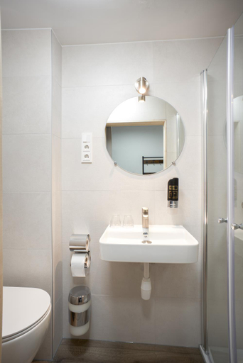 Bathroom 3, Bed and Breakfast De Heren van Valkenburg, Valkenburg aan de Geul