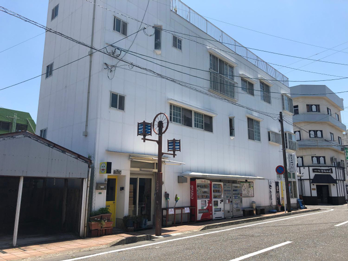 Guesthouse Amami Rurikakesu, Amami