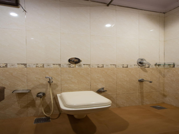 Bathroom 4, Hotel Pratap Heritage, Satara