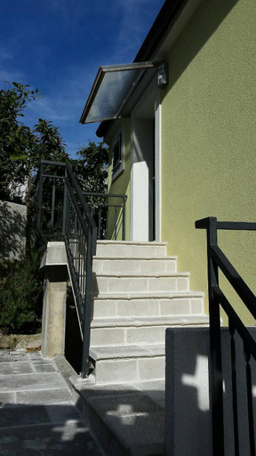 Others 2, House Valun 42, Cres