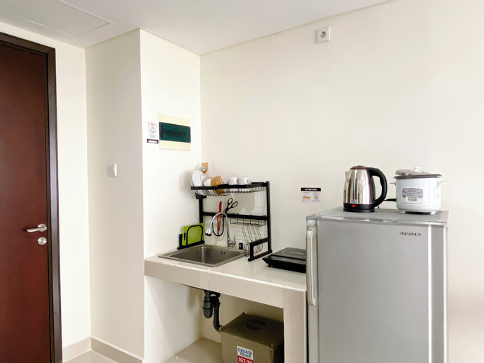 Private kitchen 2, Full Furnished And Homey Studio Pollux Chadstone Apartment, Cikarang