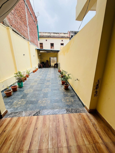 Exterior & Views, Shree P Guest House, Varanasi