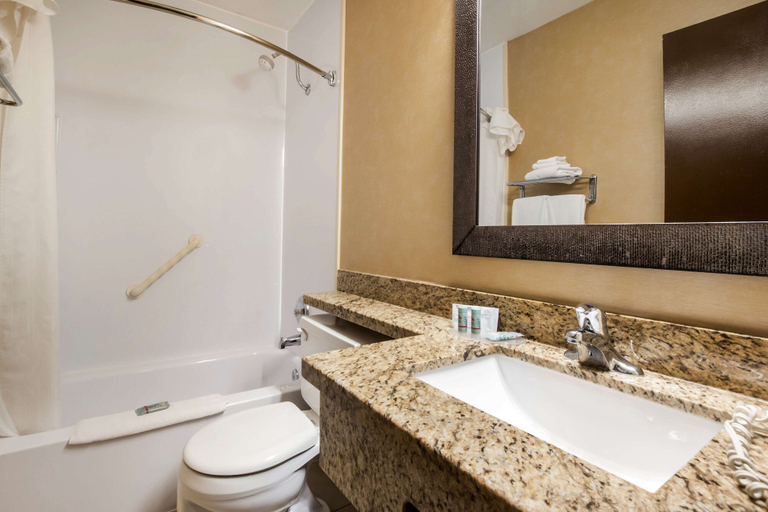 Bathroom 4, Best Western Little River Inn, Haldimand-Norfolk