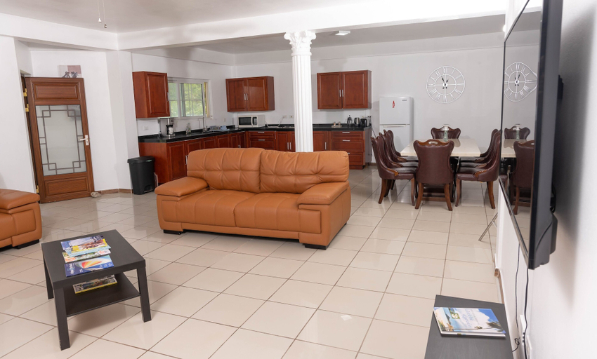 Others 5, Christophers Apartments