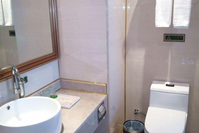 Bathroom 4, Vienna International Hotel, Heyuan