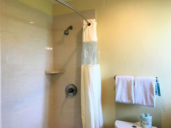 Bathroom 14