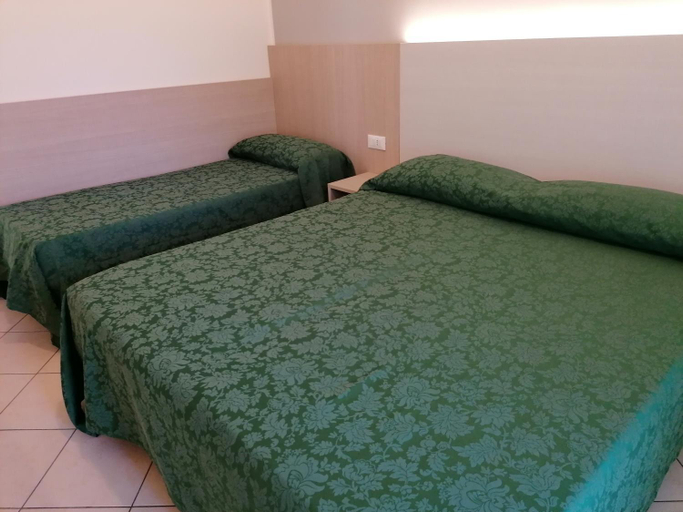 Bedroom 3, HOTEL ANDREA'S, Rimini