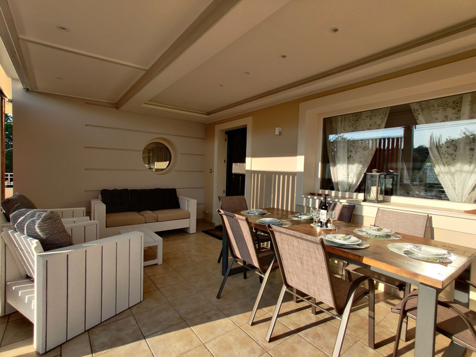 Food & Drinks, Villa Psatha, Ionian Islands