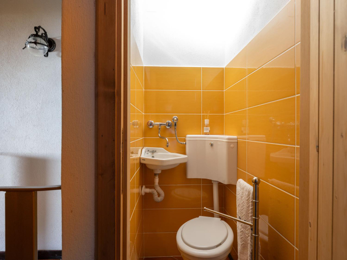 Bathroom 3, Villa Mareneve by Interhome, Catania