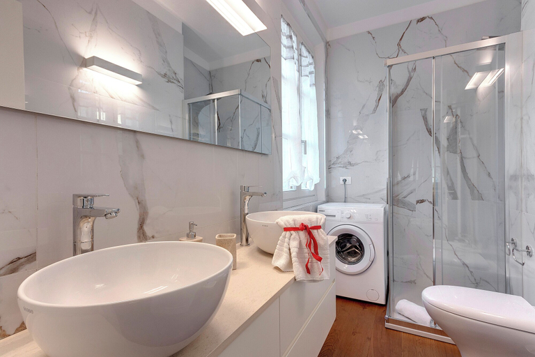 Bathroom 4, Mamo Florence - Bonnie - Clyde - Marvin Apartments, Florence