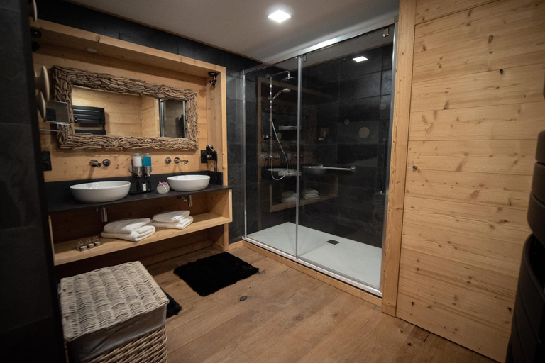 Bathroom 4, level mountain, Pyrénées-Orientales