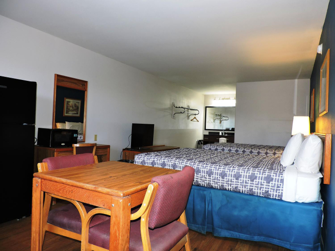Others 5, Riata Inn - Rankin, Upton