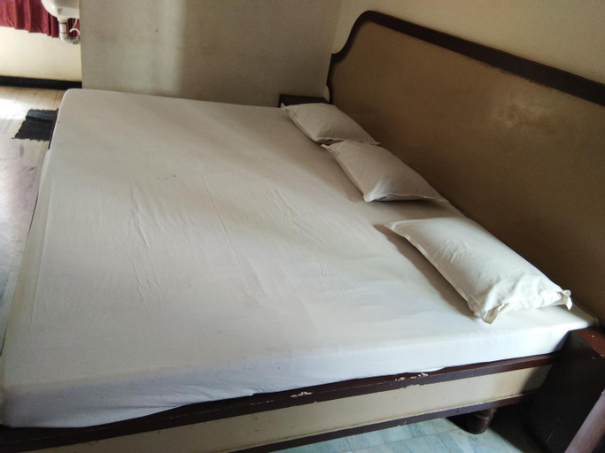 Bedroom 1, Hotel John, Kanniyakumari