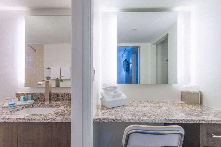 Bathroom 3, Hibiscus Suites - Sarasota, Sarasota