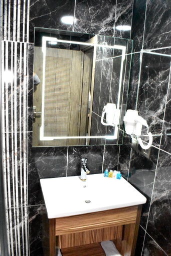 Bathroom 15