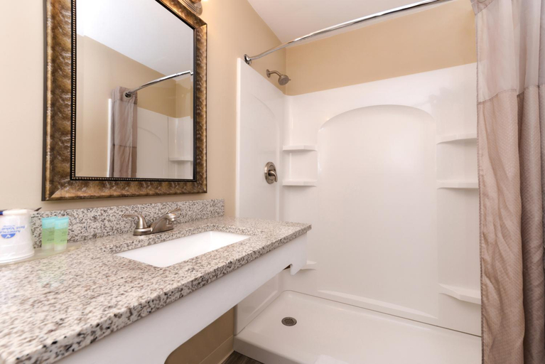 Bathroom 4, Motel 6 Putnam, CT, Windham