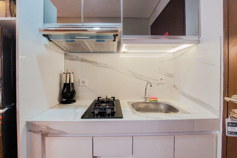 Others 5, Homey And Relaxing Studio Transpark Bintaro Apartment, South Tangerang