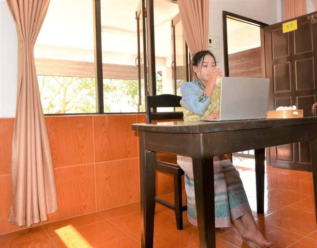 Others, Hometown of Dragon Hotel, Vangvieng