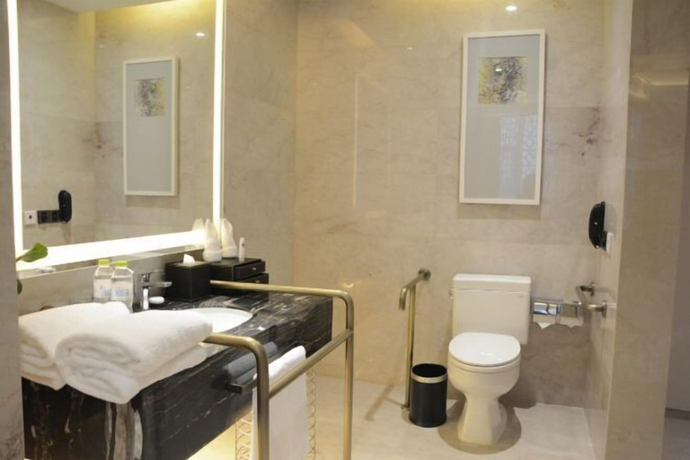 Bathroom 4, Days Hotel by Wyndham Chongqing Liangping, Chongqing