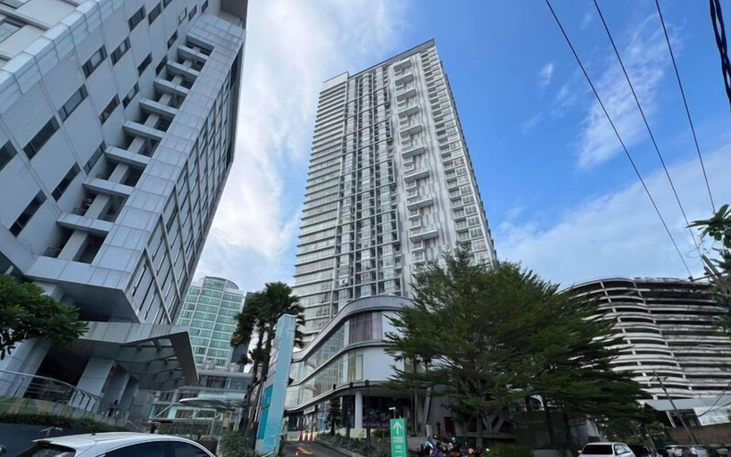 Exterior & Views, Good Location And Serene 2Br At Linden Apartment, Surabaya