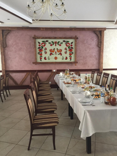 Food & Drinks 3, Hotel Karpaty, Tysmenyts'kyi