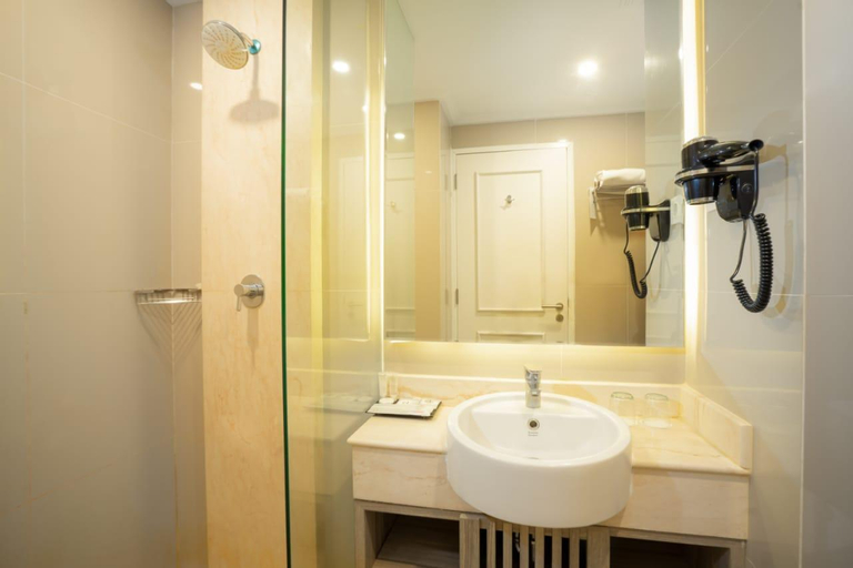 Bathroom 19