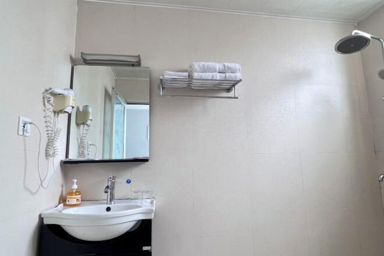 Bathroom 3, Zuimei Dali Boutique Inn, Dali Bai