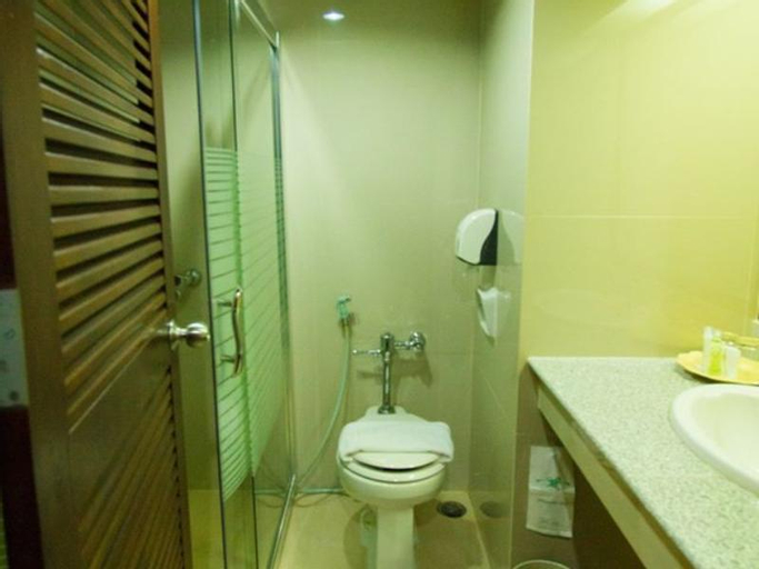 Bathroom 8