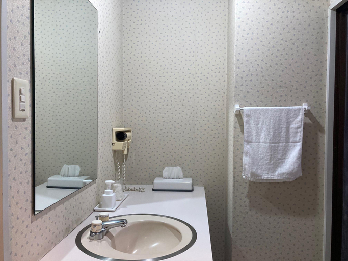 Bathroom 3, J-Hoppers Beppu Guesthouse, Beppu