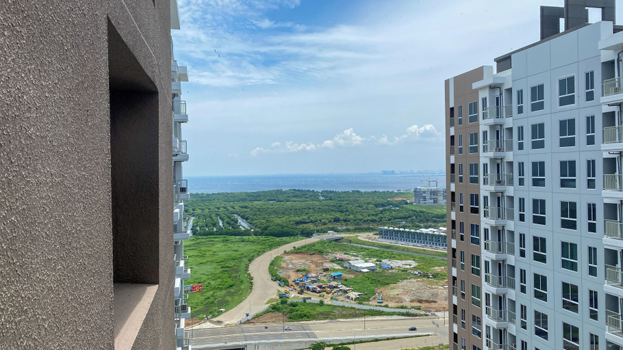 Exterior & Views, Comfy And Homey Studio At Tokyo Riverside Pik 2 Apartment, Tangerang