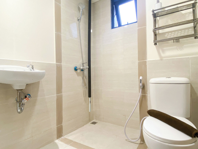 Bathroom 4, Good Deal And Comfortable 2Br Meikarta Apartment, Cikarang