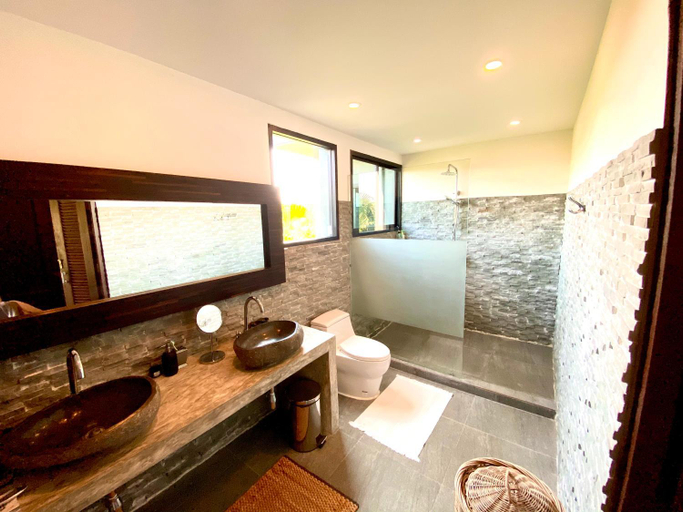 Bathroom, Chiang Mai Luxury Private Pool Villa, Saraphi