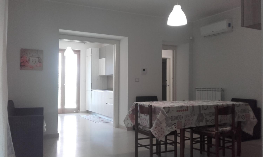 Others 5, B&B la Palma, Bari