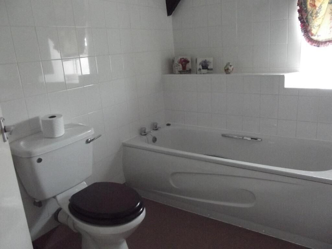 Bathroom 4, Plas Coch Hotel, Gwynedd