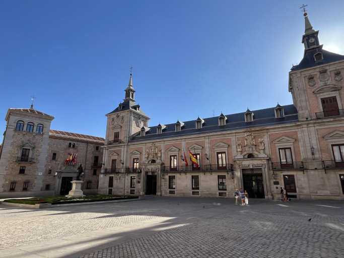 Others 5, Luxury Apartment in Historic Center, Madrid